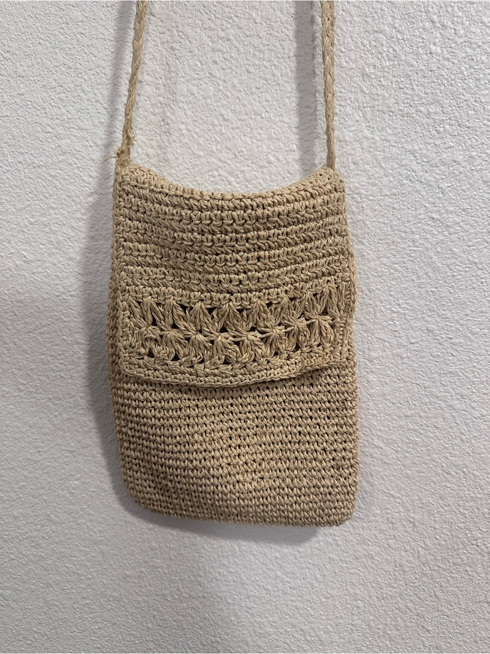 Old Navy Crochet Crossbody Bag in Cream